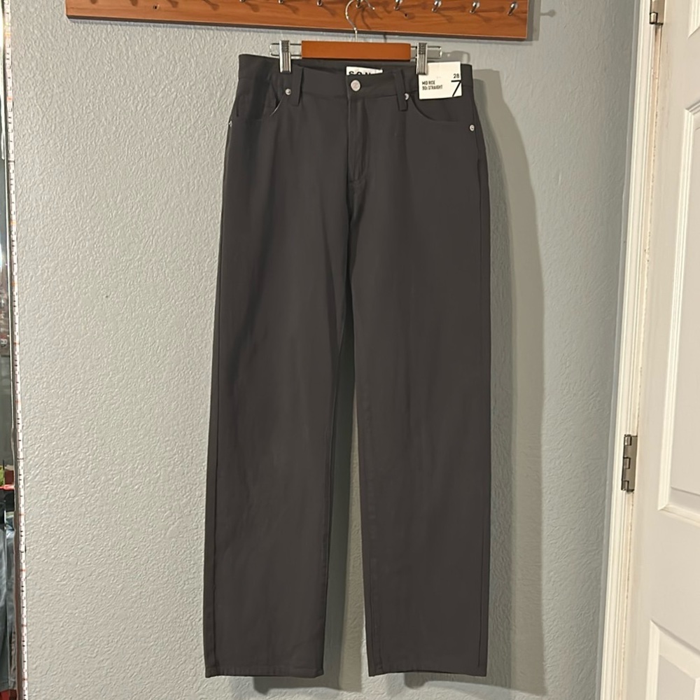 NWT S.O.N.G Gray 90s Mid Rise Straight Leg Jeans Size 7